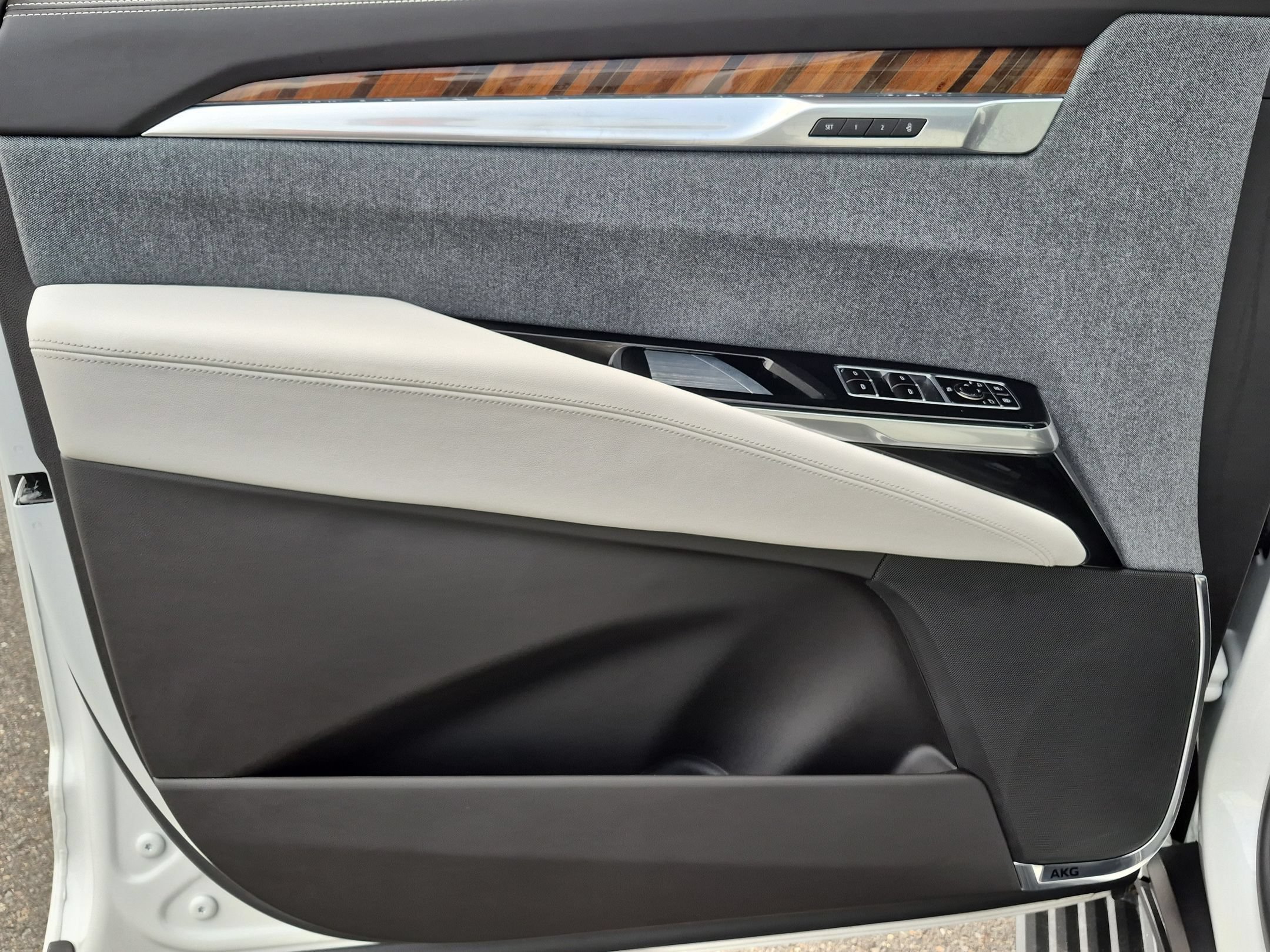 Certified 2025 Cadillac Escalade Sport Platinum w/ LPO, Floor Liner Package AWD/4WD image 22