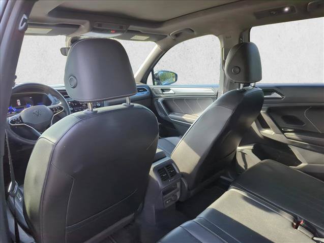 Used 2022 Volkswagen Tiguan SE R-Line FWD image 28