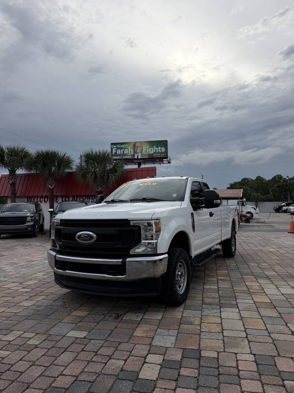 Used 2022 Ford F250 XL w/ Power Equipment Group AWD/4WD image 3