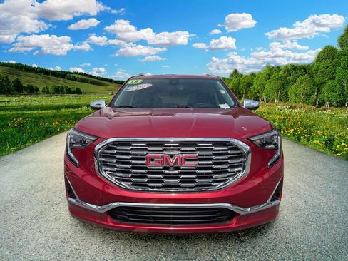 Used 2019 GMC Terrain Denali w/ Advanced Safety Package FWD image 8