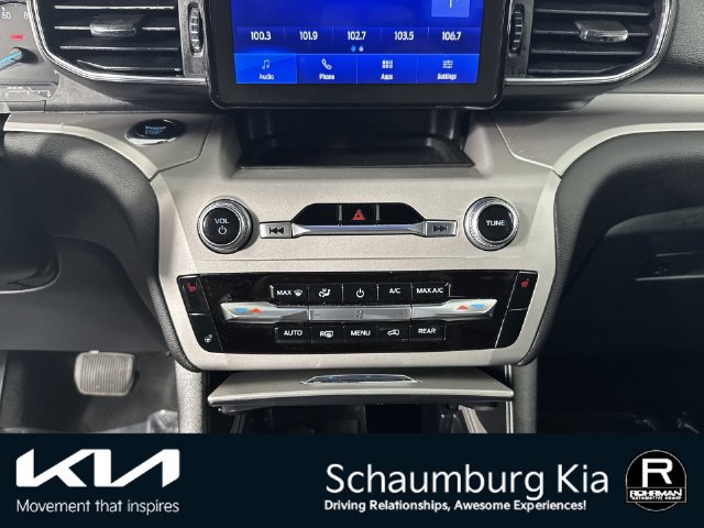 Used 2023 Ford Explorer XLT w/ Equipment Group 202A AWD/4WD image 9