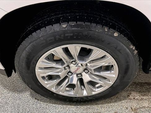 Used 2025 GMC Yukon Denali w/ Sun & Power Step Package image 34