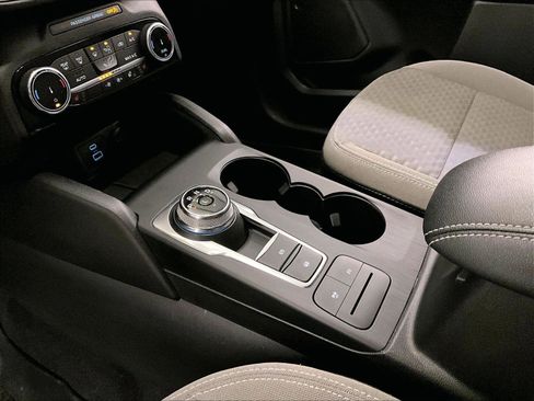 Used 2022 Ford Escape SE w/ Convenience Package FWD image 16