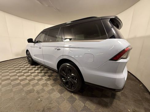 Certified 2025 Lincoln Navigator Reserve image 3