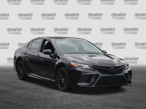 Used 2019 Toyota Camry SE FWD image 5