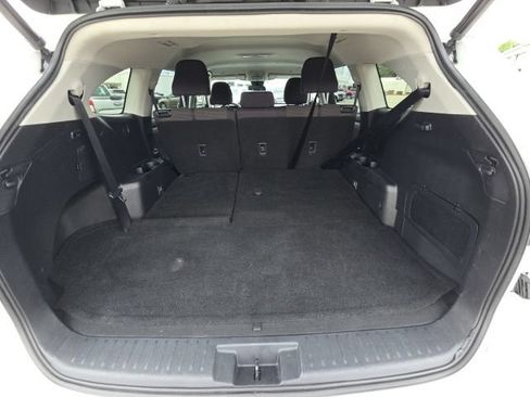 Used 2023 Toyota Highlander LE FWD image 14