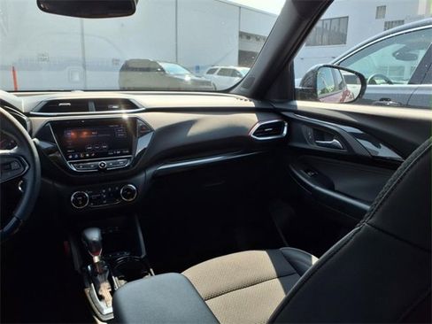 Used 2023 Chevrolet TrailBlazer RS w/ Convenience Package image 13