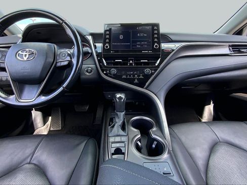 Used 2022 Toyota Camry XSE FWD image 15