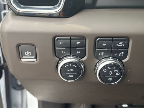 Certified 2024 GMC Sierra 2500 Denali w/ Denali Reserve Package AWD/4WD image 17