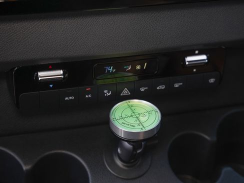Used 2022 Mercedes-Benz Sprinter 2500 image 39