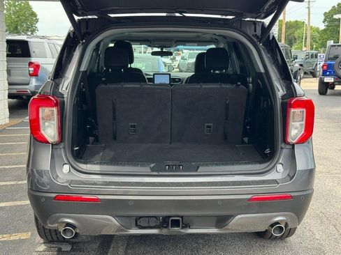 Used 2023 Ford Explorer XLT w/ Equipment Group 202A AWD/4WD image 5