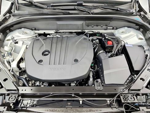 Certified 2025 Volvo XC60 B5 Plus AWD/4WD image 34