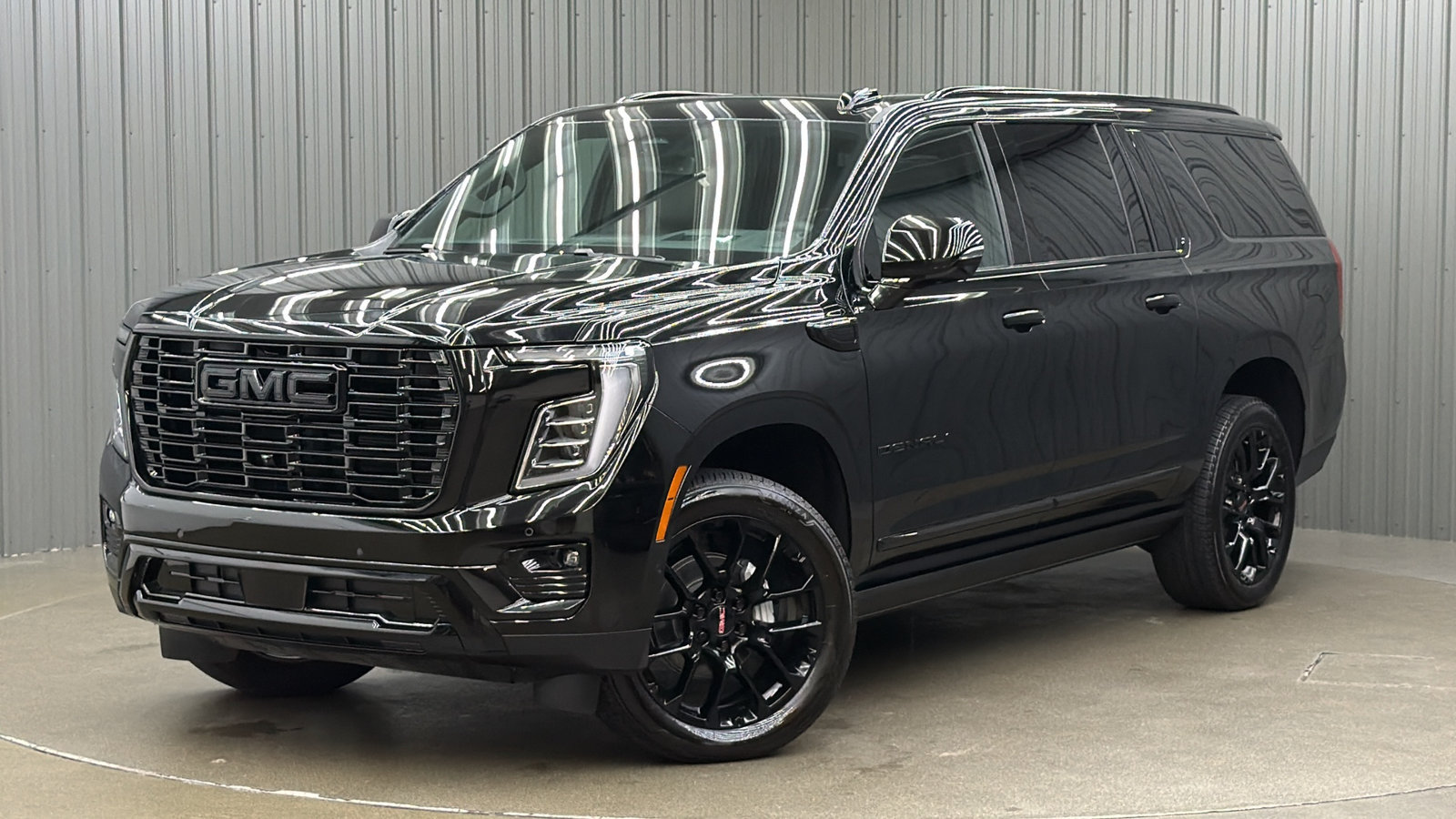 Used 2026 GMC Yukon XL Denali w/ Sun & Power Step Package AWD/4WD image 1