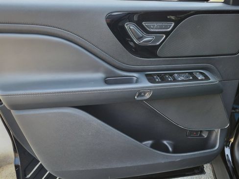 Used 2026 Lincoln Aviator 2WD w/ Jet Appearance Package image 16