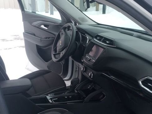 Used 2022 Chevrolet TrailBlazer LT w/ Driver Confidence Package image 11