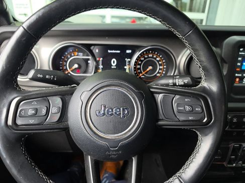Used 2023 Jeep Gladiator Sport AWD/4WD image 7