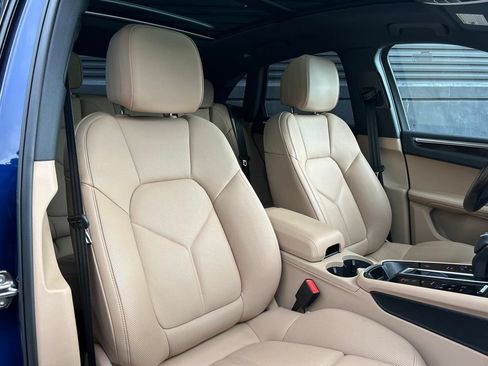 Certified 2026 Porsche Macan AWD/4WD image 23