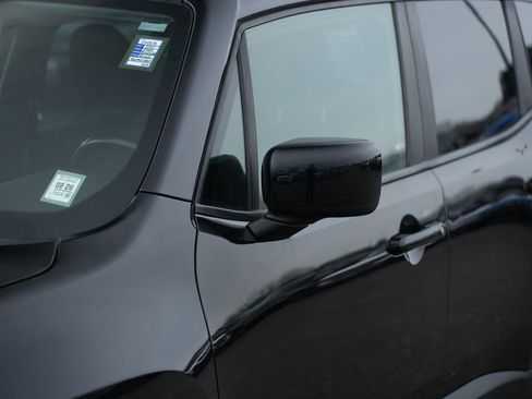 Used 2021 Jeep Renegade Latitude w/ Luxury Group I image 10