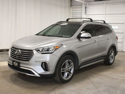 Used 2017 Hyundai Santa Fe Limited image 4
