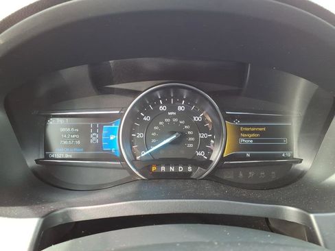 Certified 2019 Ford Explorer XLT w/ Equipment Group 202A image 21