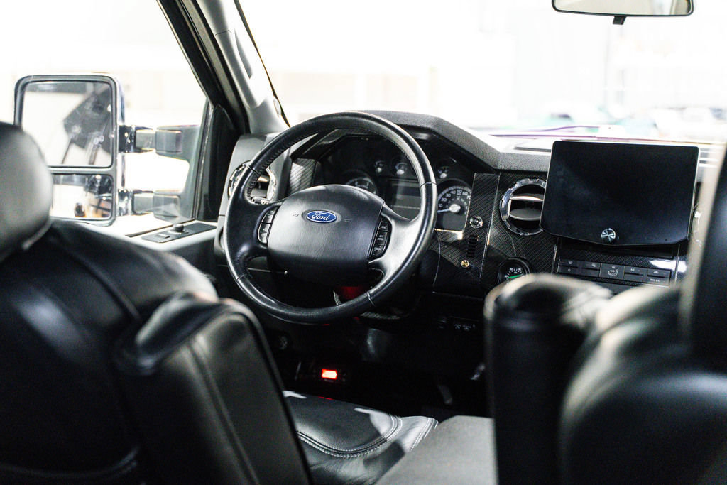 Used 2015 Ford F650 2WD Crew Cab Super Duty image 4