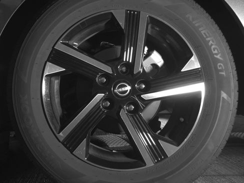 Used 2025 Nissan Sentra SV image 14