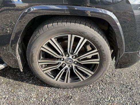 Used 2023 Lexus LX 600 4WD w/ Luxury Package image 7