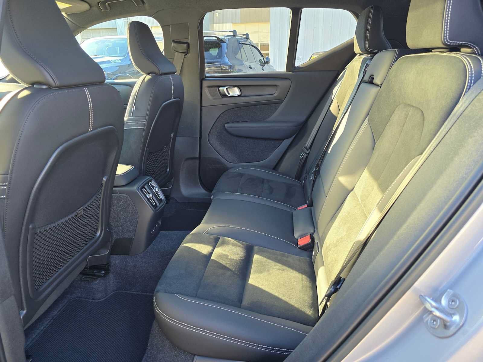 Used 2023 Volvo XC40 Recharge Ultimate AWD/4WD image 16