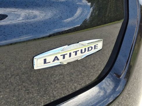 Used 2024 Jeep Compass Latitude AWD/4WD image 29
