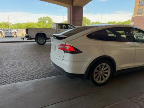 Used 2018 Tesla Model X AWD/4WD image 4