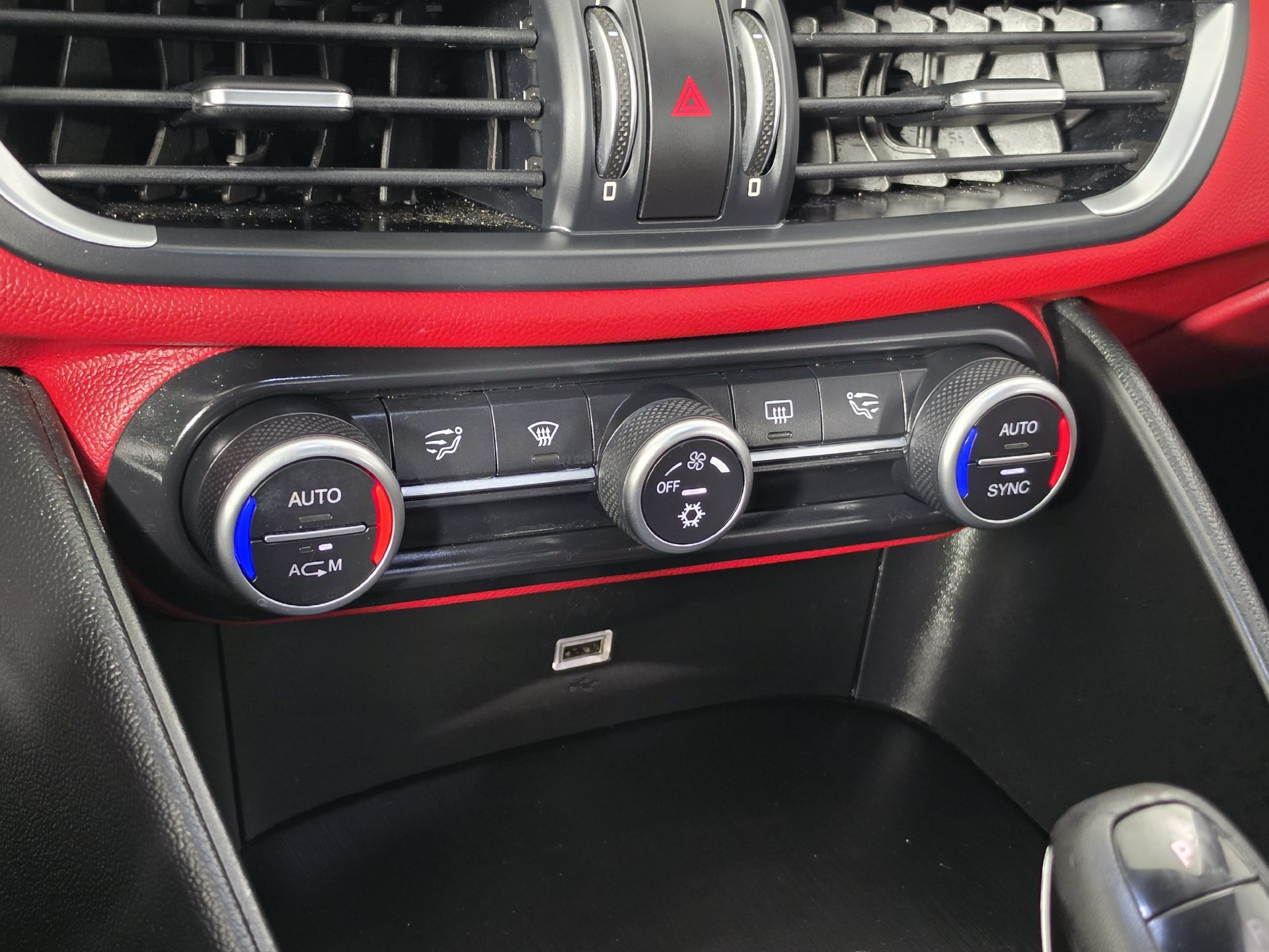 Used 2017 Alfa Romeo Giulia RWD image 17