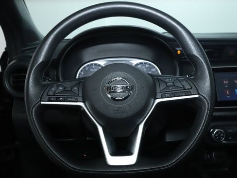 Used 2019 Nissan Kicks S image 21