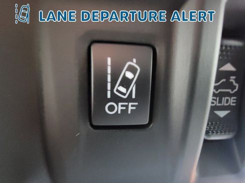 Used 2023 Subaru Forester Limited image 25