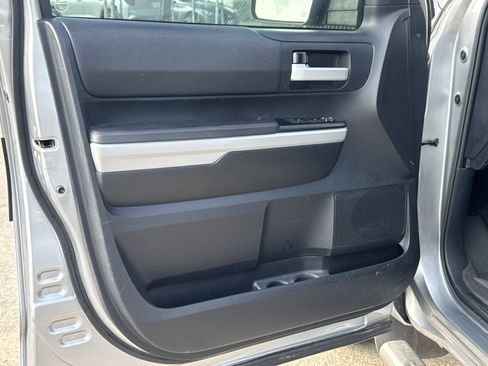 Used 2019 Toyota Tundra SR image 3