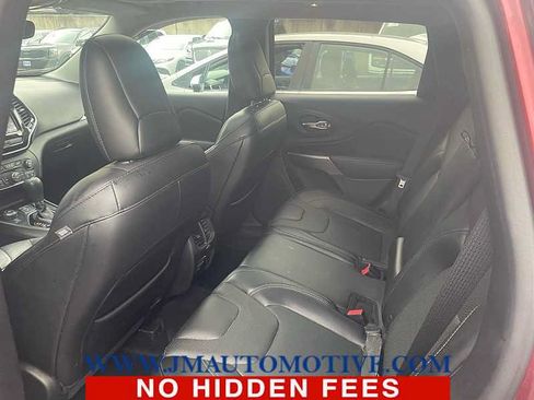 Used 2019 Jeep Cherokee Limited AWD/4WD image 3
