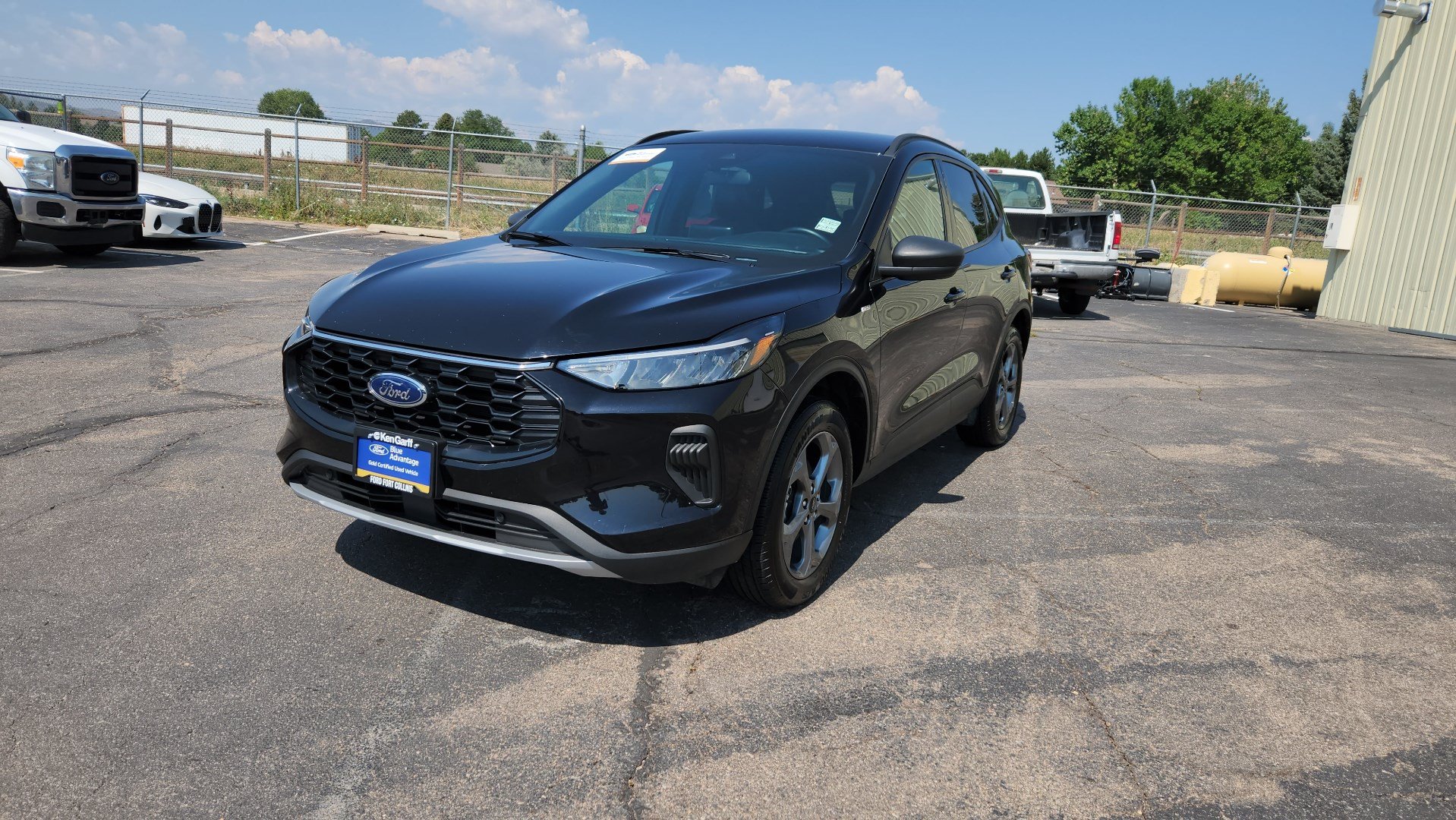 Used 2025 Ford Escape ST-Line AWD/4WD image 3