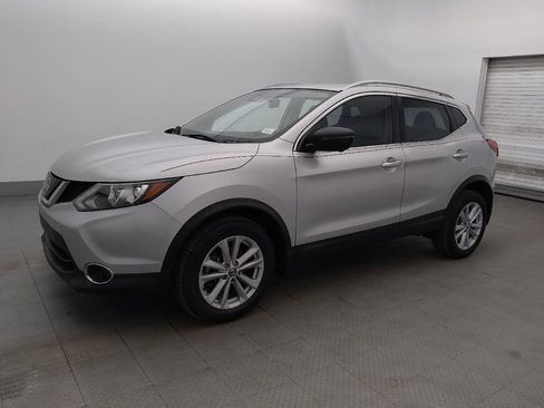 Used 2019 Nissan Rogue Sport SV w/ Technology Package FWD image 2