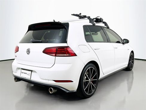 Used 2021 Volkswagen GTI SE image 6