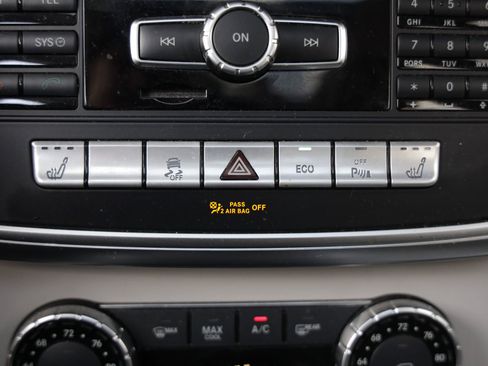 Used 2015 Mercedes-Benz GL 450 4MATIC image 40