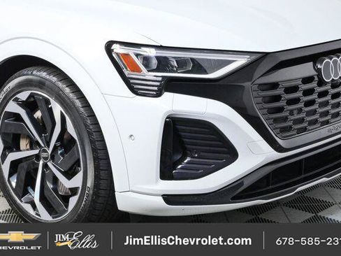 Used 2024 Audi Q8 e-tron Premium Plus w/ Premium Plus Package AWD/4WD image 39