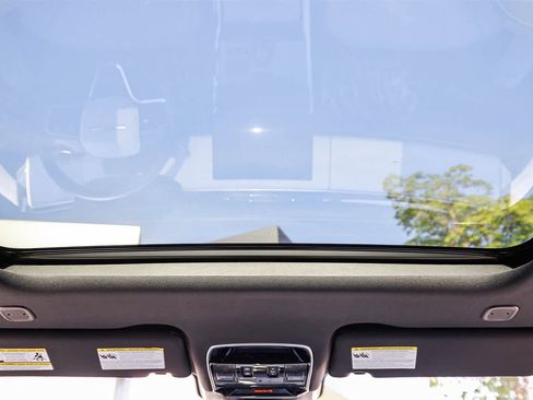 Certified 2025 Land Rover Range Rover Sport SE image 16