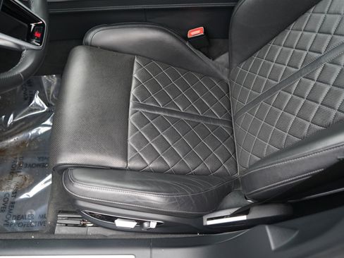 Used 2022 Audi S8 w/ S8 Comfort Plus Package image 19