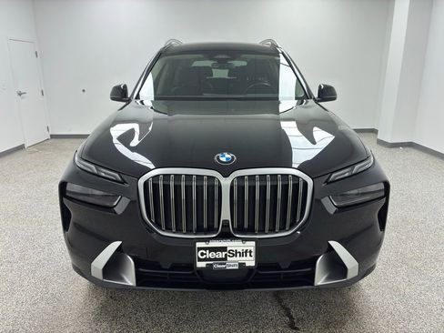 Used 2023 BMW X7 xDrive40i w/ Premium Package image 4