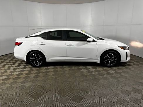 Used 2025 Nissan Sentra SV w/ All-Weather Package FWD image 5