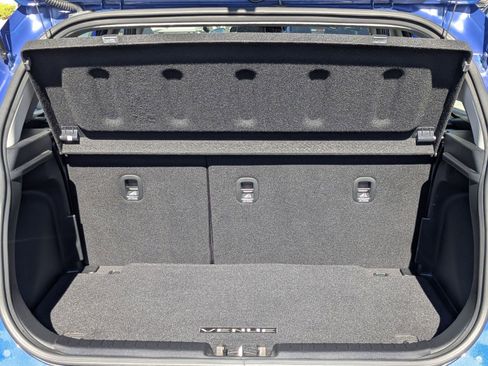 Used 2023 Hyundai Venue Limited image 6