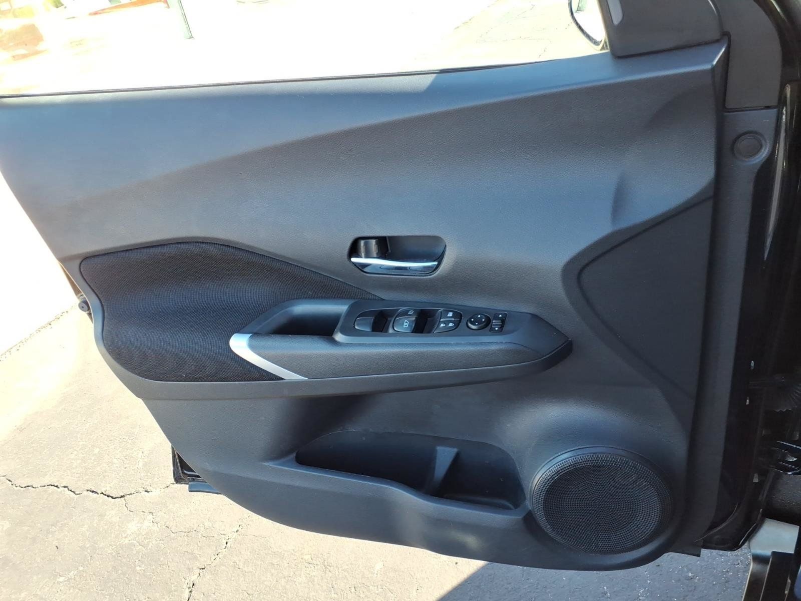 Used 2021 Nissan Kicks SV FWD image 9