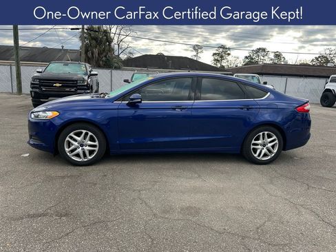 Used 2016 Ford Fusion SE image 2