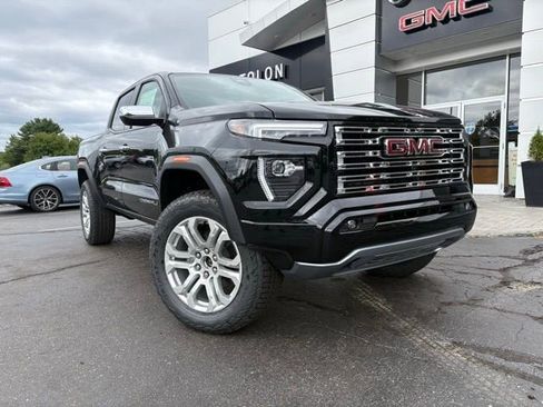 New 2026 GMC Canyon Denali w/ LPO, Denali Black Edition image 3