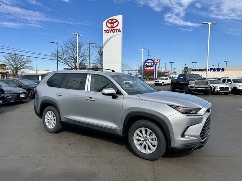 New 2026 Toyota Grand Highlander XLE image 2