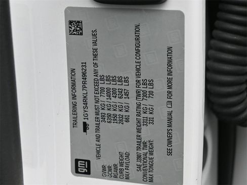 Used 2023 Cadillac Escalade ESV Sport Platinum w/ LPO, ONYX Package image 29